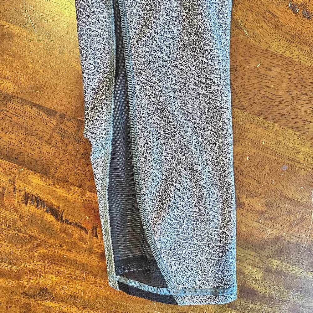 lululemon cropped leggings size 6 - gray